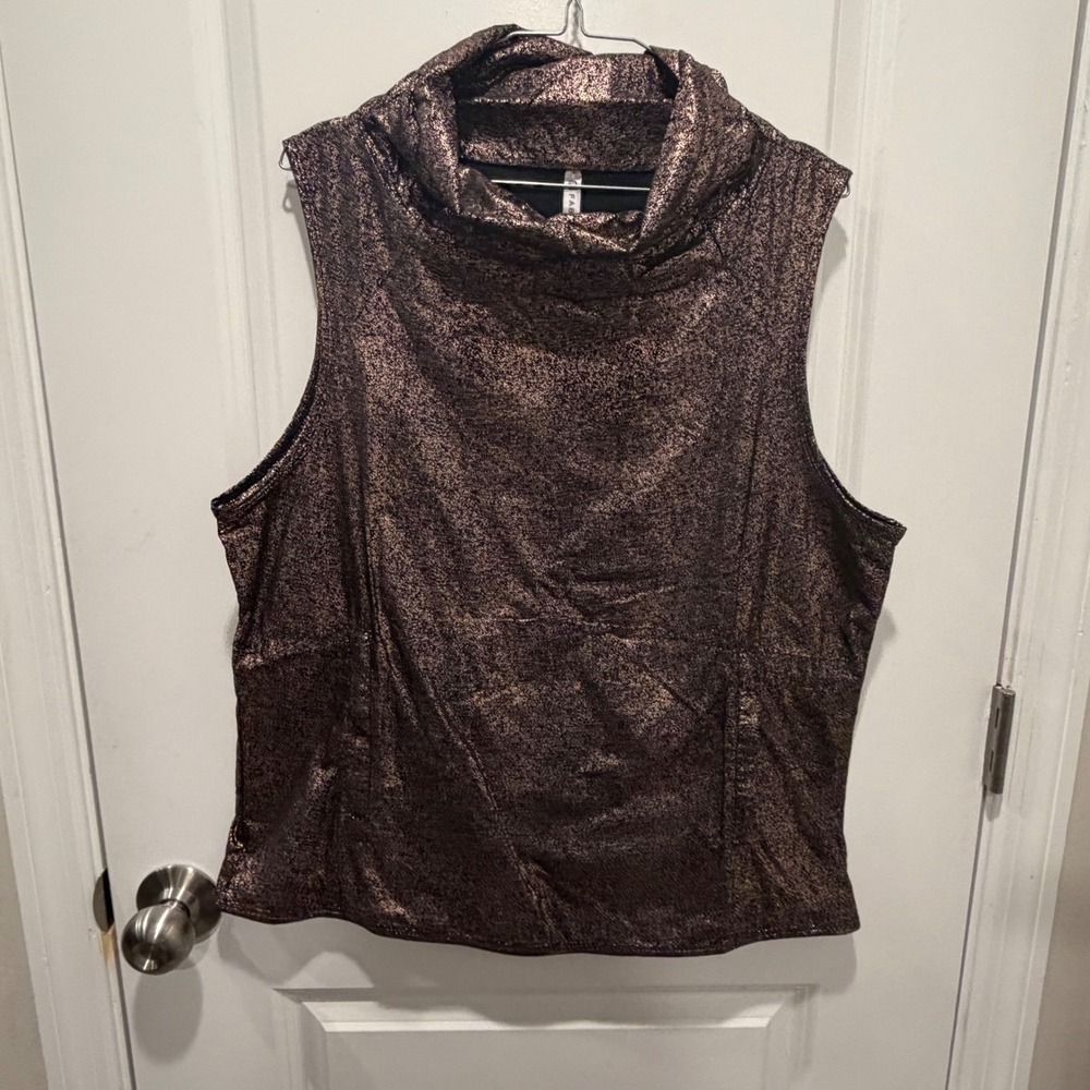 Fabletics Women Sleeveless Top Metallic Rose Gold Large